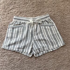 GAP High Waist Women's Shorts in Navy Blue and White Stripes